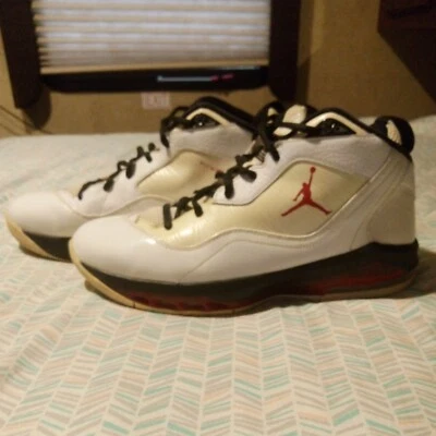 Zapatos de baloncesto Jordan Brand M8 Varsity blancos rojos para hombre talla 9 Carmelo Anthony Foto 1 de 4