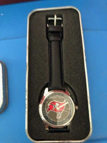 tampa bay buccaneers watch Cover