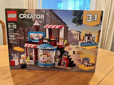 LEGO CREATOR: Modular Sweet Surprises (31077) - Image 1 of 4