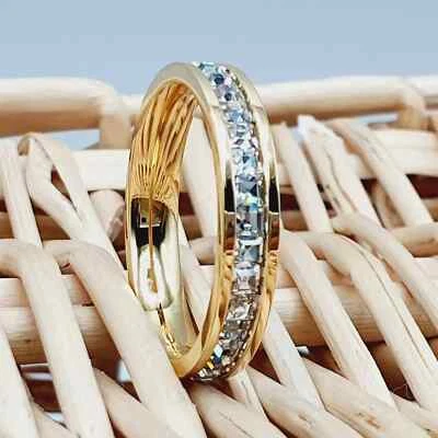 Anillo de compromiso de titanio amarillo para dama con incrustación de circonita cúbica alianza de boda de aniversario Foto 1 de 4