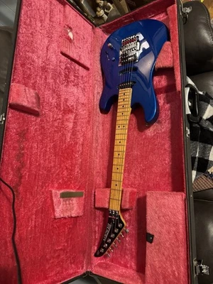 Peavey Tracer años 80 con estuche rígido G&R hecho en EE. UU. Foto 1 de 4