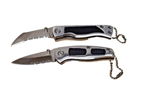 2 Small Stainless-Steel Pocket knives Serrated - Picture 1 of 5