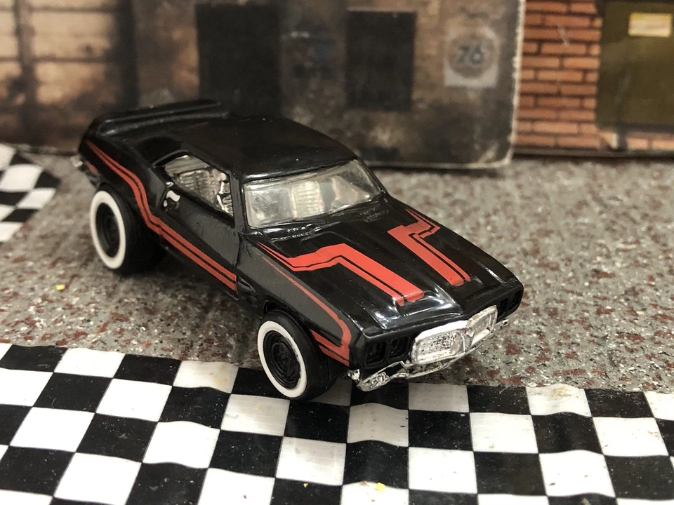 Hotwheels 1:64 Suelto 1969 Fire Bird T/A Custom HotRod Whitewalls Real Riders Foto 1 de 4