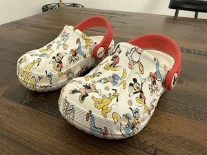 Crocs Disney Mickey Minnie Mouse Donald Daisy Goofy Pluto Schuhe Kinder Größe 8C - Bild 1 von 7
