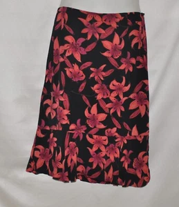 Falda Chicos Design Impresos de Lirio con Parte Plisada Talla 2 Negra/Roja - Imagen 1 de 2