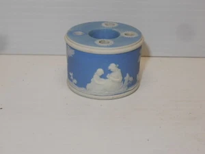 ANTIQUE WEDGWOOD LIGHT BLUE JASPER DIP INK WELL CA. 1891 - Picture 1 of 4