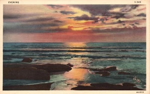 Postal de colección 1930 tarde puesta de sol sobre el océano C.T. Serie Great Lake - Imagen 1 de 2