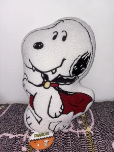 Cuscino personaggio peluche Peanuts Halloween Snoopy Vampire Sherpa 17" - Foto 1 di 4