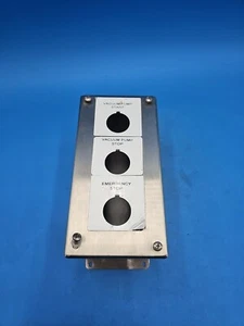 HOFFMAN E3PBXSS Caja de 3 Botones de Acero Inoxidable 8" x 4" x 4-5/8" - Imagen 1 de 9