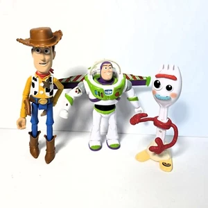 Paquete de figuras Toy Story Mattel Woody Buzz Forky Disney - Imagen 1 de 6
