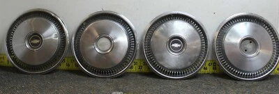 Juego de 4 tapacubos de 14" cubiertas de rueda OEM 03997992 1973 Chevrolet Camaro Nova (1892) Foto 1 de 4