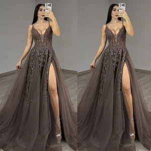 Abiti da sposa eleganti con spacco laterale applicazioni in pizzo linea A abiti da sposa - Foto 1 di 11