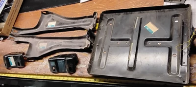 Soportes de parachoques delanteros y traseros GM 1981 a 1991 Foto 1 de 4