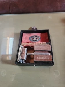 Antique Ever-Ready Safety Razor In Box - Picture 1 of 23
