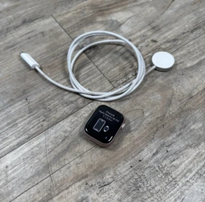 Montre connectée GPS Apple Watch Series 9 A2978 en aluminium rose 41 mm - Photo 1 sur 9