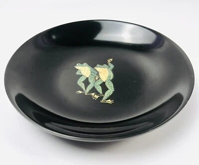 Tigela Vintage MCM Couroc Dois Sapos Dançando no Centro 8" Diâmetro - Imagem 1 de 4