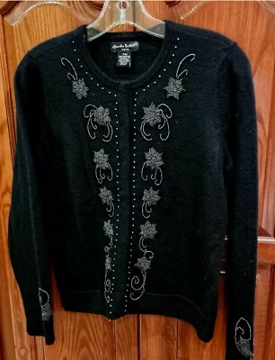 Suéter Cárdigan Alexandra Bartlett Lana de Cordero Negro Cuentas Talla Pequeña Mediana Foto 1 de 4