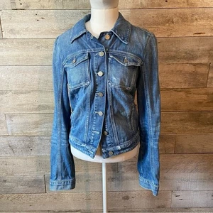 Guess women's blue wash denim jean jacket in size small - Bild 1 von 9