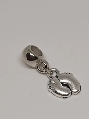 Charm Ciondolo Per Bracciale Unisex Tono Argento Piedi p - Immagine 1 di 2