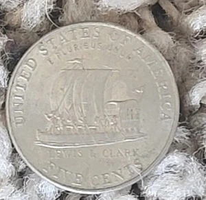 2004 P or D Lewis and Clark nickel! - Picture 1 of 4