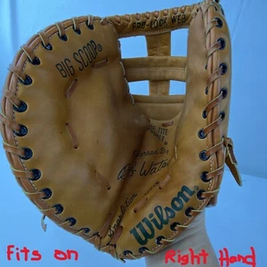 Wilson A2876 Big Scoop Baseball Glove Fits Right Hand First Baseman LHT B44 - Picture 1 of 14