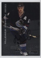 1999-00 ITG Be A Player Millennium Signature Series Markus Naslund #242 Auto