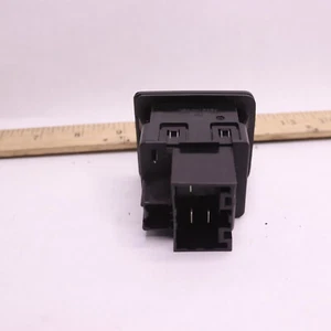 Plug Port 120V 20A MU5T-19G310-MC - Picture 1 of 4
