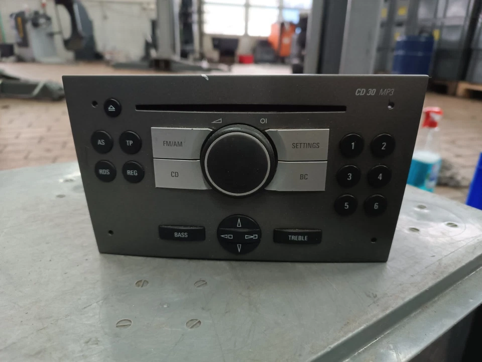 Opel Meriva A Autoradio Radio CD30 *Code fehlt* CD-Player Blaupunkt 13233929  - Bild 1 von 4