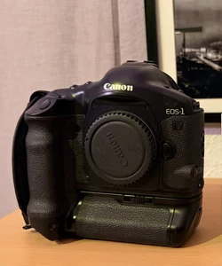 Canon EOS 1V EOS-1V HS analoge Spiegelreflexkamera 35 mm... - Bild 1 von 5