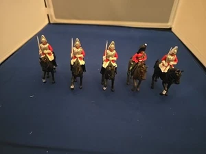 Britains Ltd Guards Toy Soldiers On Horses Vintage British English Set of 5 - Picture 1 of 6