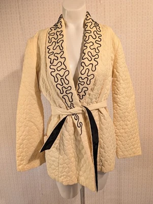 Chaqueta de cama acolchada vintage S amarillo satinado negro con cinturón años 40 salón de lujo Rothley Foto 1 de 4