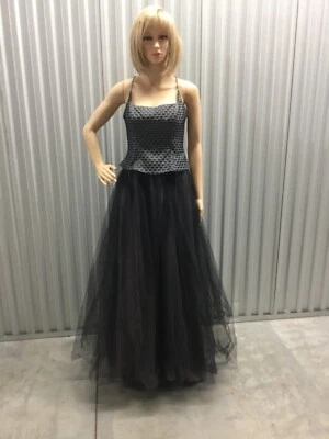 Niki Livas Gown Black Size 8 Rhinestones - Image 1 of 4