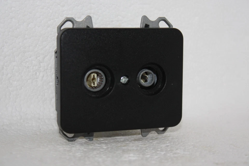 Busch & Jäger alpha nea SAT / TV / Radio Antennendose in basalt schwarz matt - Bild 1 von 1