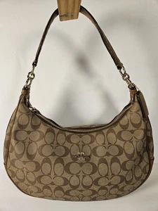 Coach Signature Harley East West Pebbled Leather Hobo Shoulder Bag - Bild 1 von 10