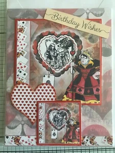TARJETA DE FELICITACIÓN DE CUMPLEAÑOS, HECHA A MANO ALICE EN EL PAÍS DE LAS MARAVILLAS REINA DE CORAZONES [5 OPCIONES] - Imagen 1 de 9