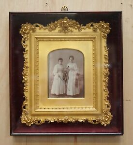 ANTIQUE VICTORIAN VIOLINISTS PHOTO & PERIOD FRAME CASED INSIDE DISPLAY CASE