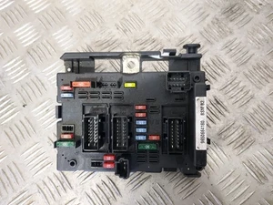 Boitier Fusible BSM B2 - PEUGEOT 307 2.0L HDI 90CV - Référence : 9650664180 - Picture 1 of 4