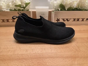 Skechers Ultra Flex bequeme Slipper Turnschuhe schwarz Damengröße 8,5  - Bild 1 von 8