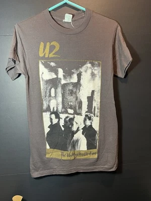 MAGLIETTA VINTAGE 1985 U2 INDIMENTICABILE FIRE TOUR CHED CONCERTO MEDIUM BONO M - Immagine 1 di 4