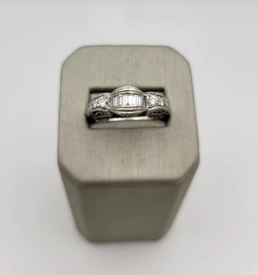 Vintage Tacori Platinum Ring With Round & Baguette VS Diamonds Size 7 Foto 1 de 4