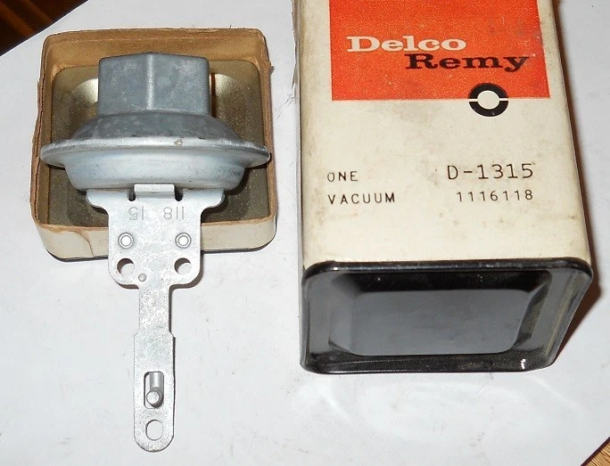 NOS 1957-58 Chevrolet 1958 Corvette 4 Barrel Distributor Vacuum D1315 - Image 1 of 1