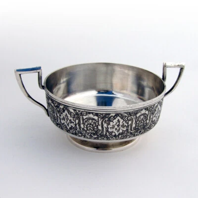 Cuenco con patas grabado persa dos asas plata 900 Foto 1 de 4