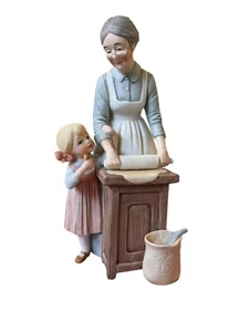 Estatuilla de colección Enesco Treasured Memories "Grandma's Cookies" 1983 - Imagen 1 de 7