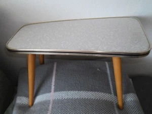 50er / 60er Jahre Nierentischchen / Nierentisch / Tischchen / Blumenhocker - Bild 1 von 5
