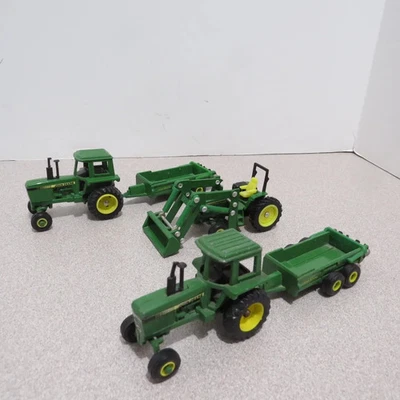 Ertl  John Deere Manure Group  1/64 JD-5169-E - Image 1 of 4