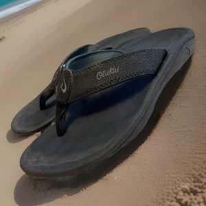 OluKai Holona Herren Größe US 8 Sandalen schwarz Riemen Flip Flop Komfort Strand.   OSR - Bild 1 von 11