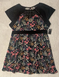 Neu mit Etikett Torrid Blumen Mini Spitze superweich Strick Skater Kleid Plus Größe 3 3X 22-24 - Bild 1 von 5