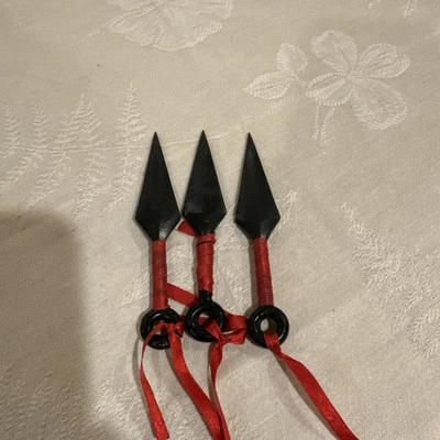 Cuchillos Kunai. Hecho de hierro suave. Usado en cosplay especialmente para anime Naruto Foto 1 de 4