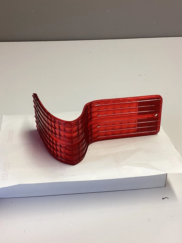 Lente de luz trasera AMC Rambler Classic Ambassador 1965, derecha o derecha, # SAE DBST65 A Foto 1 de 4