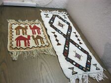 2 kleine alte Teppiche Webteppich Kamel  34x32 und graphisches Muster 78 x 32 cm